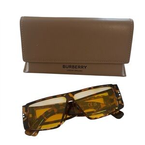 Burberry Tan Sunglasses case with Tortoise Sunglasses with yellow Lenses